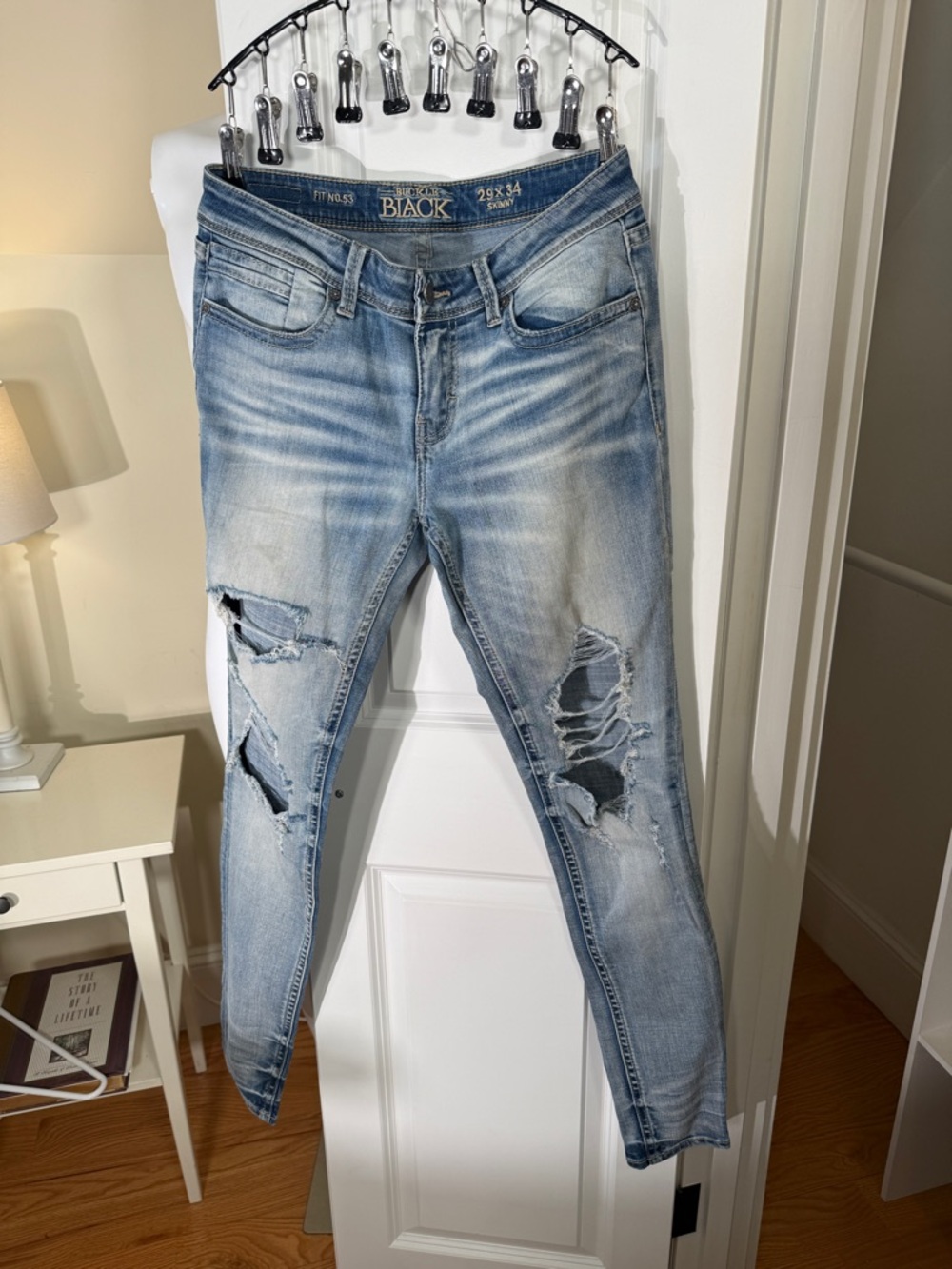 Buckle Black Fit No. 53 Skinny Jeans 29x34 Distressed Light Wash Stretch Denim